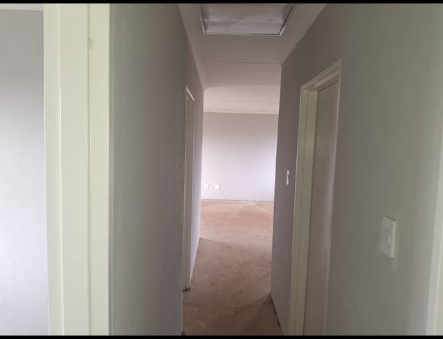 2 BEDROOM FREEHOLD FOR SALE IN DAWN PARK